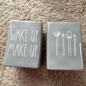 Make up brush holders